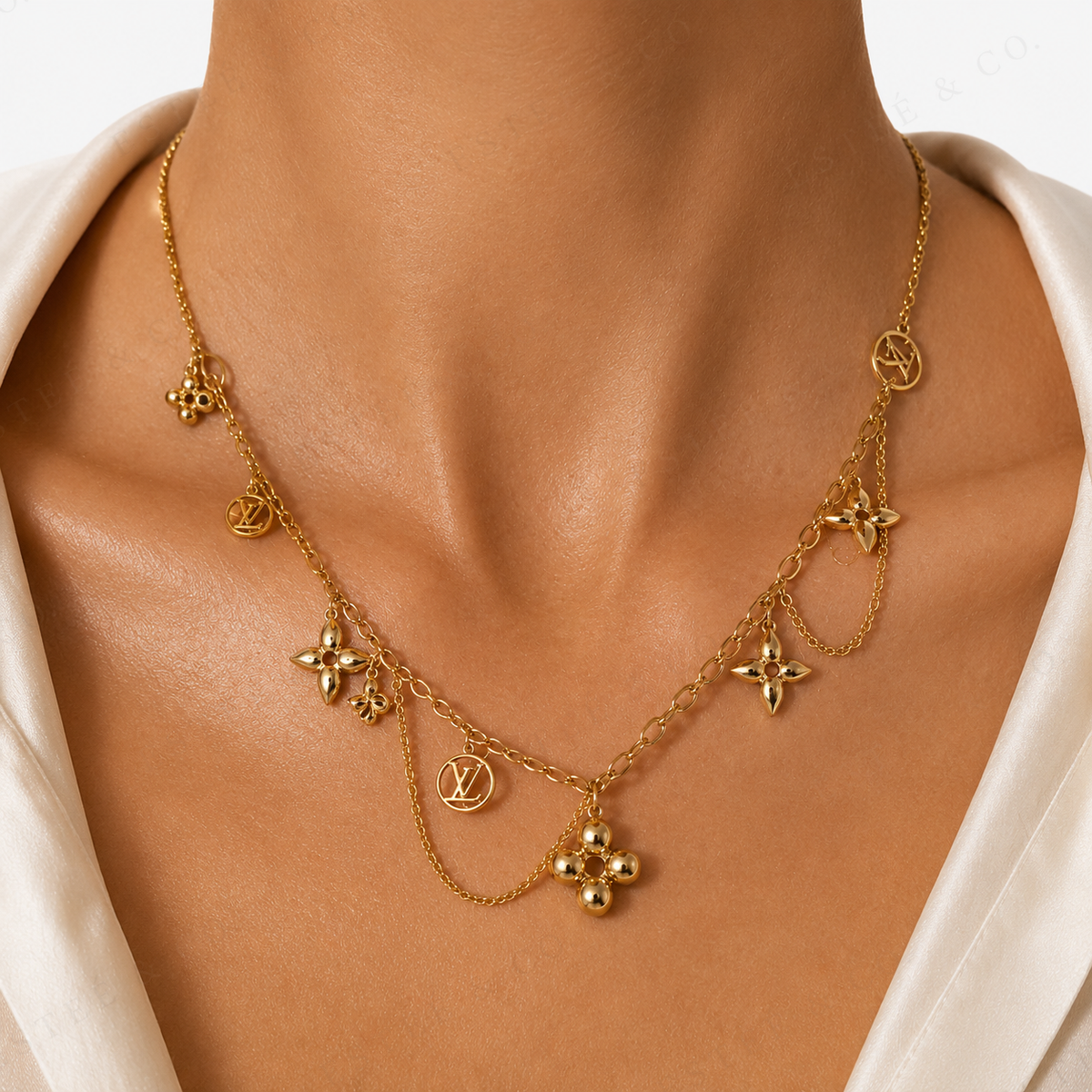 Louis Vuitton Blooming Necklace — Gold